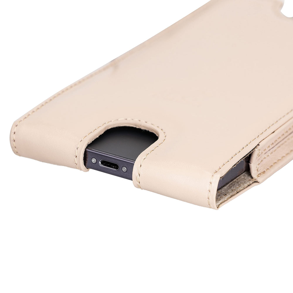 Solo Pelle Lederhülle für das iPhone bis 6.1 Zoll Leder Hülle Sleeve - Nude Rosa