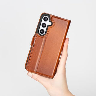Solo Pelle Lederhülle Harvard kompatibel für das Samsung Galaxy S25 Plus RFID inklusive abnehmbare Hülle mit integrierten Kartenfächern RFID