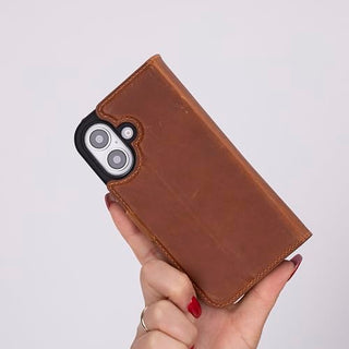 Solo Pelle Lederhülle kompatibel für iPhone 16 Plus in 6.7 Zoll abnehmbare Hülle (2in1) inkl. Kartenfächer geeignet für MagSafe Zubehör