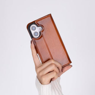 Solo Pelle Cognac Braun, Lederhülle kompatibel für iPhone 17 in 6.3 Zoll abnehmbare Hülle (2in1) inkl. Kartenfächer geeignet für MagSafe Zubehör