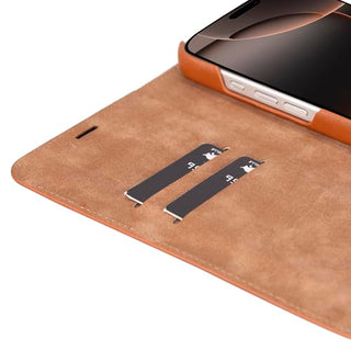 Solo Pelle Lederhülle kompatibel für iPhone 16 Pro in 6.3 Zoll (2in1) inkl. Kartenfächer geeignet für MagSafe Zubehör I Duke