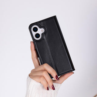 Solo Pelle Schwarz, Lederhülle kompatibel für iPhone 17 in 6.3 Zoll abnehmbare Hülle (2in1) inkl. Kartenfächer geeignet für MagSafe Zubehör