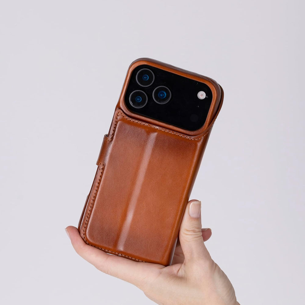 Solo Pelle Cognac Braun Lederhülle kompatibel für iPhone 17 Pro in 6.3 Zoll abnehmbare Hülle (2in1) inkl. Kartenfächer geeignet für MagSafe Zubehör
