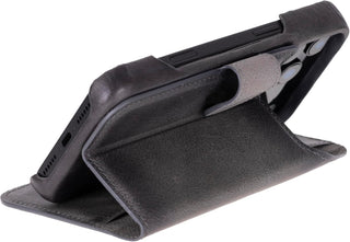 Solo Pelle Steingrau Lederhülle kompatibel für iPhone 17 Pro Max in 6.9 Zoll abnehmbare Hülle (2in1) inkl. Kartenfächer geeignet für MagSafe Zubehör