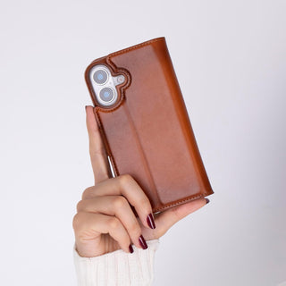 Cognac Braun Braun Solo Pelle Lederhülle kompatibel für iPhone 17 in 6.3 Zoll abnehmbare Hülle (2in1) inkl. Kartenfächer geeignet für MagSafe Zubehör