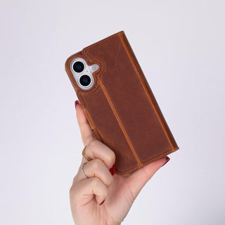 Solo Pelle Camelbraun, Lederhülle kompatibel für iPhone 17 in 6.3 Zoll abnehmbare Hülle (2in1) inkl. Kartenfächer geeignet für MagSafe Zubehör