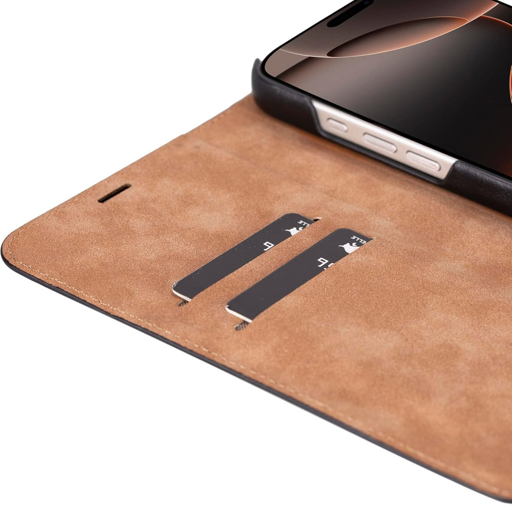 Solo Pelle Lederhülle kompatibel für iPhone 16 Pro in 6.3 Zoll (2in1) inkl. Kartenfächer geeignet für MagSafe Zubehör I Duke Schwarz