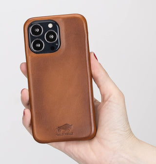 Solo Pelle Lederhülle für das iPhone 13 Pro in 6.1 Zoll Ledertasche Backcover aus echtem Leder "Princeton" - Camel Braun