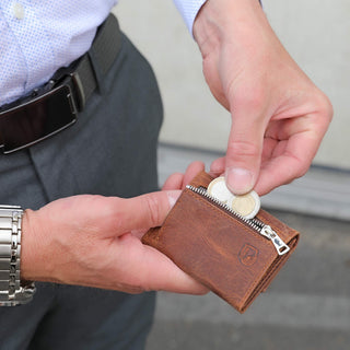 Slim Wallet "Lean" mit Münzfach 12 Karten - Cognac Braun