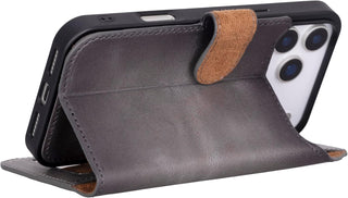 Solo Pelle Steingrau, Lederhülle kompatibel für iPhone 17 in 6.3 Zoll abnehmbare Hülle (2in1) inkl. Kartenfächer geeignet für MagSafe Zubehör