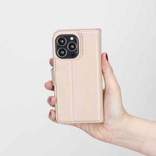 Solo Pelle Lederhülle kompatibel für iPhone 13 Pro in 6.1 Zoll abnehmbare Hülle (2in1) inkl. - Camel Braun