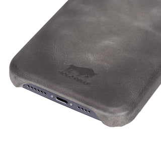 Solo Pelle Lederhülle für das iPhone 13 Pro in 6.1 Zoll Ledertasche Backcover aus echtem Leder "Princeton" - Camel Braun