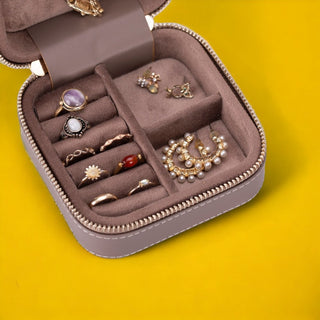 Amanda - Schmuckbox aus Leder - Mittel