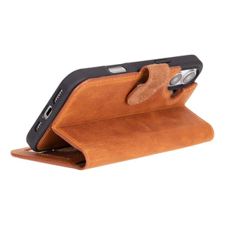 Magic - 2-in-1-Handyhülle für iPhone 16 aus Leder