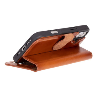 Magic - 2-in-1-Handyhülle für iPhone 16 aus Leder