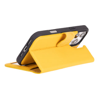 Magic - 2-in-1-Handyhülle für iPhone 16 Pro aus Leder