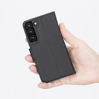 Solo Pelle Lederhülle Harvard kompatibel für das Samsung Galaxy S22 inklusive abnehmbare Hülle mit integrierten Kartenfä