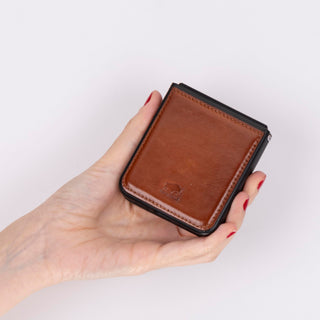 Solo Pelle Lederhülle für das Samsung Galaxy Z Flip 7 Hülle aus echtem Leder, Model: Stanford klappbar (Cognac Braun)