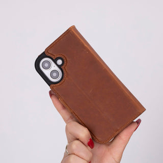 Solo Pelle Lederhülle kompatibel für iPhone 16 in 6.1 Zoll abnehmbare Hülle (2in1) inkl. Kartenfächer geeignet für MagSa
