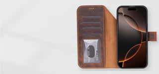 Solo Pelle sp iphone17 pro max hero desktop subtle texture