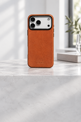 Solo Pelle Lederhuelle iPhone 18 Pro - Lifestyle